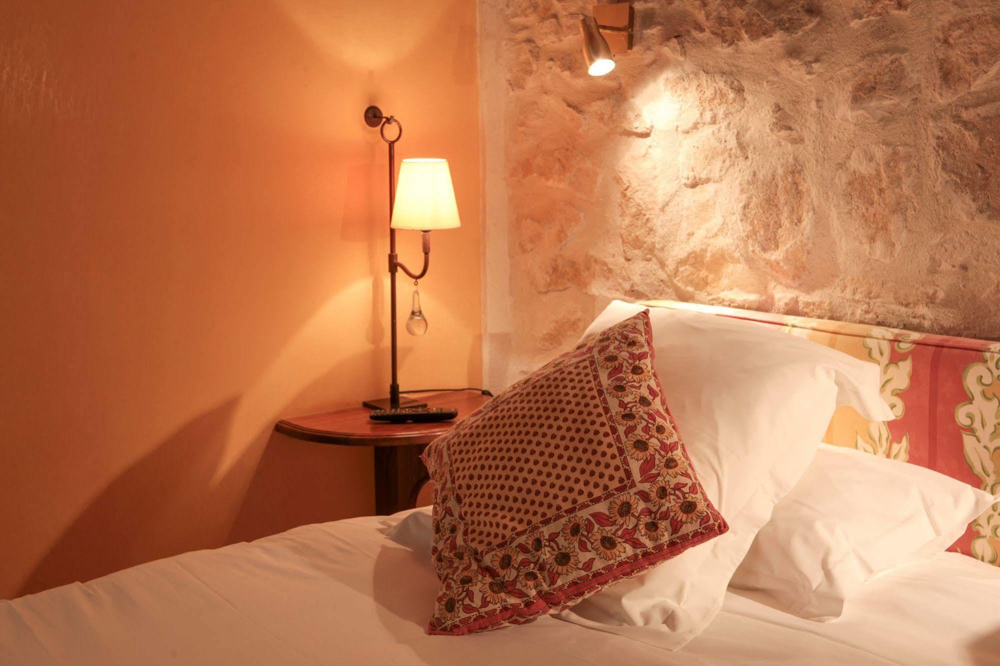 Auberge De Noves Domaine Du Deves Eksteriør bilde
